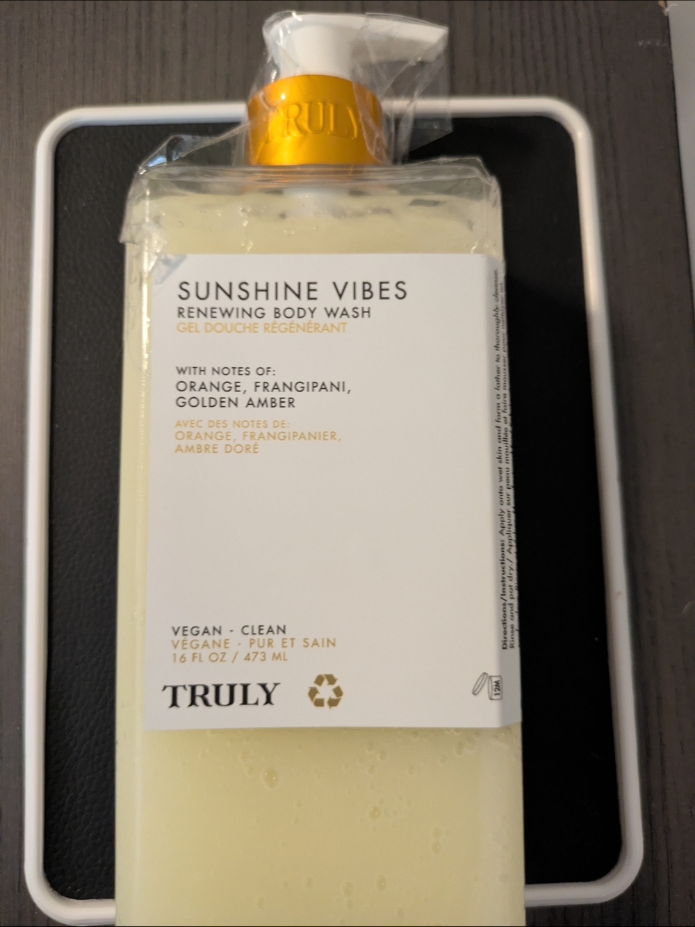 Truly Sunshine Vibes Renewing Body Wash - Pale Yellow